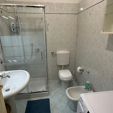As Apartment *